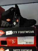 *Pair of Lee Cooper Size 8 Work Wear Safety Boots