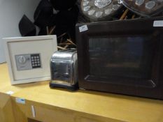 *Sanyo Microwave Oven - 2 Slice Toaster & 2 Shields