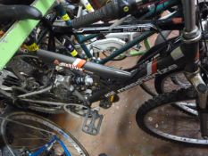 Mesh Mesmerize Mountain Bike with Suspension - Silver