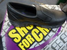 *Pair of Unisex Shoes - Size 7