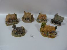 Tray Containing 6 Lilliput Lane Cottages