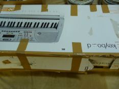 Electronic Keyboard on stand