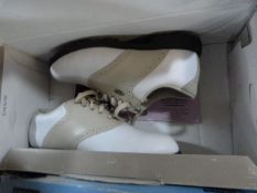 Pair of Etonic Golf Shoes Size 7
