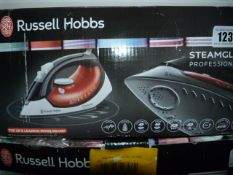 *Russell Hobbs Steam Glide Steam Iron