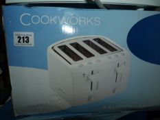 *Cookworks 4 Slice Toaster