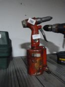 *Pneumatic Pop Rivetter