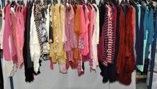 102 x Assorted Items Of  Ladies Clothing – Box2066 – Includes Jumpers, Cardigans, Shirts & Tops -