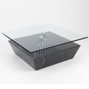 1 x Chelsom “Cosmic” Clear Glass Square Coffee Table - L 95 x W 95 x H 36cm - CL001 – NCH40 –