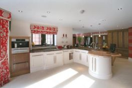 1 x Bespoke MARK WILKINSON American WALNUT KITCHEN With Appliances - Solid Walnut Construction,