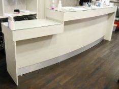 1 x Retail Counter / Reception Desk – Item Ref BEA03 – Inc. Glass Tops, Metallic Trim, Impressive