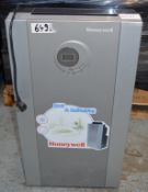 1 x Honeywell 12000 Btu Mobile Air Conditioner - Model AMH-12000E - Can Be Used as a