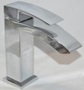 1 x Basin Mono – Used Commercial Samples – Boxed in Good Condition – Complete with Sprung Waste –