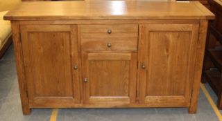 1 x Mark Webster 5ft Medium Oak 3 Door / 2 Drawer Sideboard - Ex Display Stock In Very Good