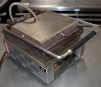 1 x Delis DE France Cooking Griddle - 240v - Commercial Catering Equipment - CL057 - Ref CL037 - H22