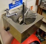 1 x Stainless Steel Wall Mounted Sink Basin - W31 x D27 cms - Suitable For Commercial Kitchens -