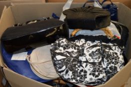 Approx 32 x Assorted Branded & Designer Handbags - See Pictures For More Details - CL008 - Bury