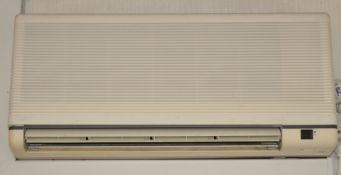 1 x Daikin Air Conditioning Unit - Model FT353DB7V1 - 220/240v - Includes Remote Control - Ref L65
