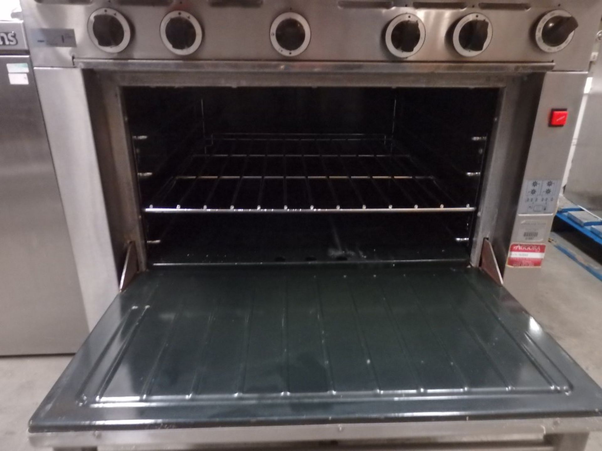 1 x Garland Commercial Range Cooker - Four Gas Burners - On Castors - Suitable For Professional - Image 8 of 10