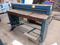 1 x F J Edward Treadle Guillotine - Ref WPM101 - CL057 - Location: Welwyn, Hertfordshire, AL7
