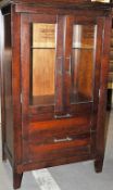 1 x Henley Traditional Red Mahogany Drinks Cabinet by Bentley Designs – Comes with Drawers & Glass