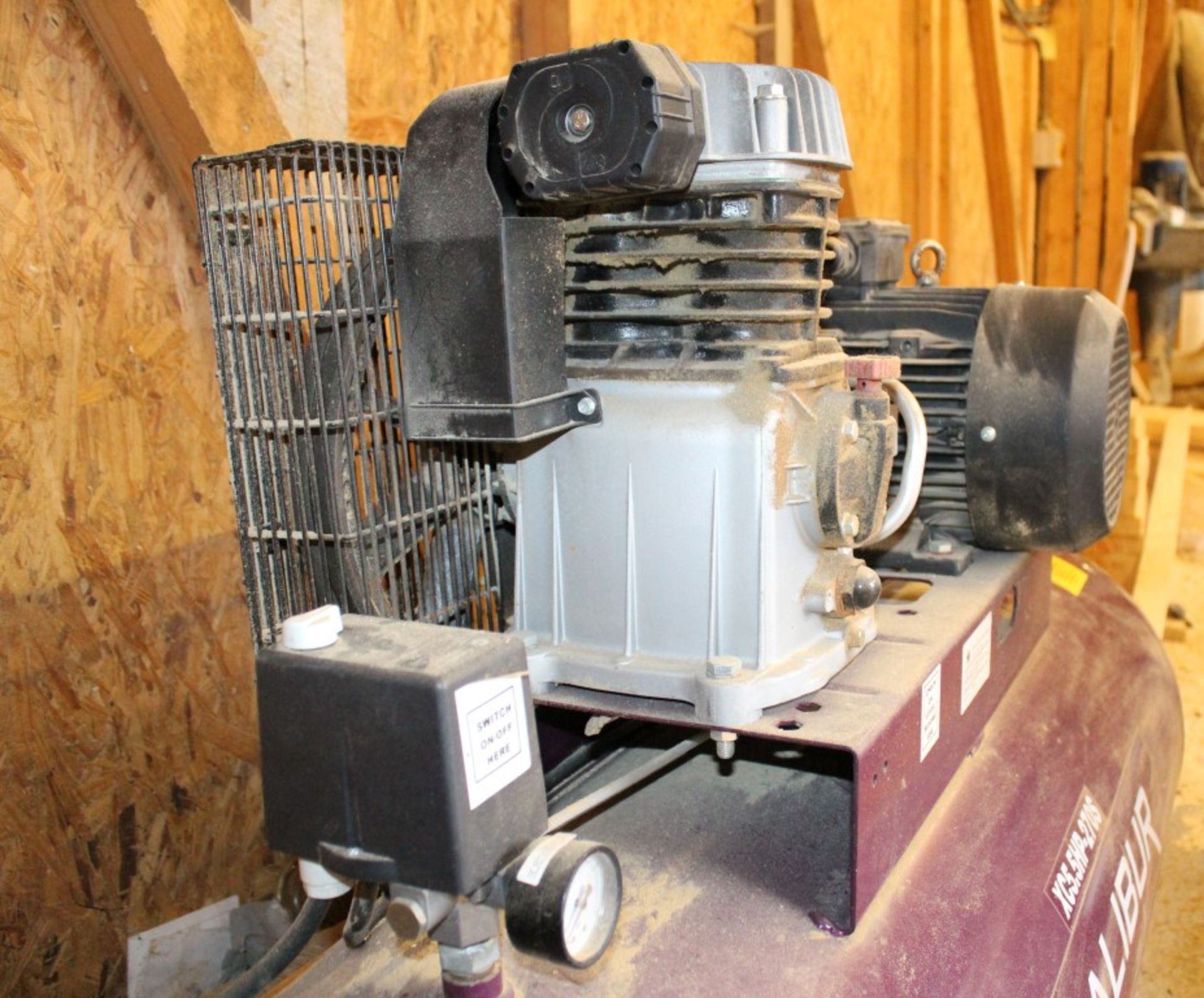 1 x Xcalibur XC5.5HP-270litre Belt Driven Air Compressor - 3 Phase - CL151 - Ref R034 - Location: - Image 3 of 5