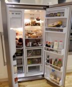 1 x Neff American Side By Side Fridge Freezer - Model: K3990X6GB/01 – Excellent Working
