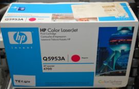 1 x HP Q5953A (643A) Original Magenta Toner Cartridge - For HP Laserjet 4700 Printers - Genuine