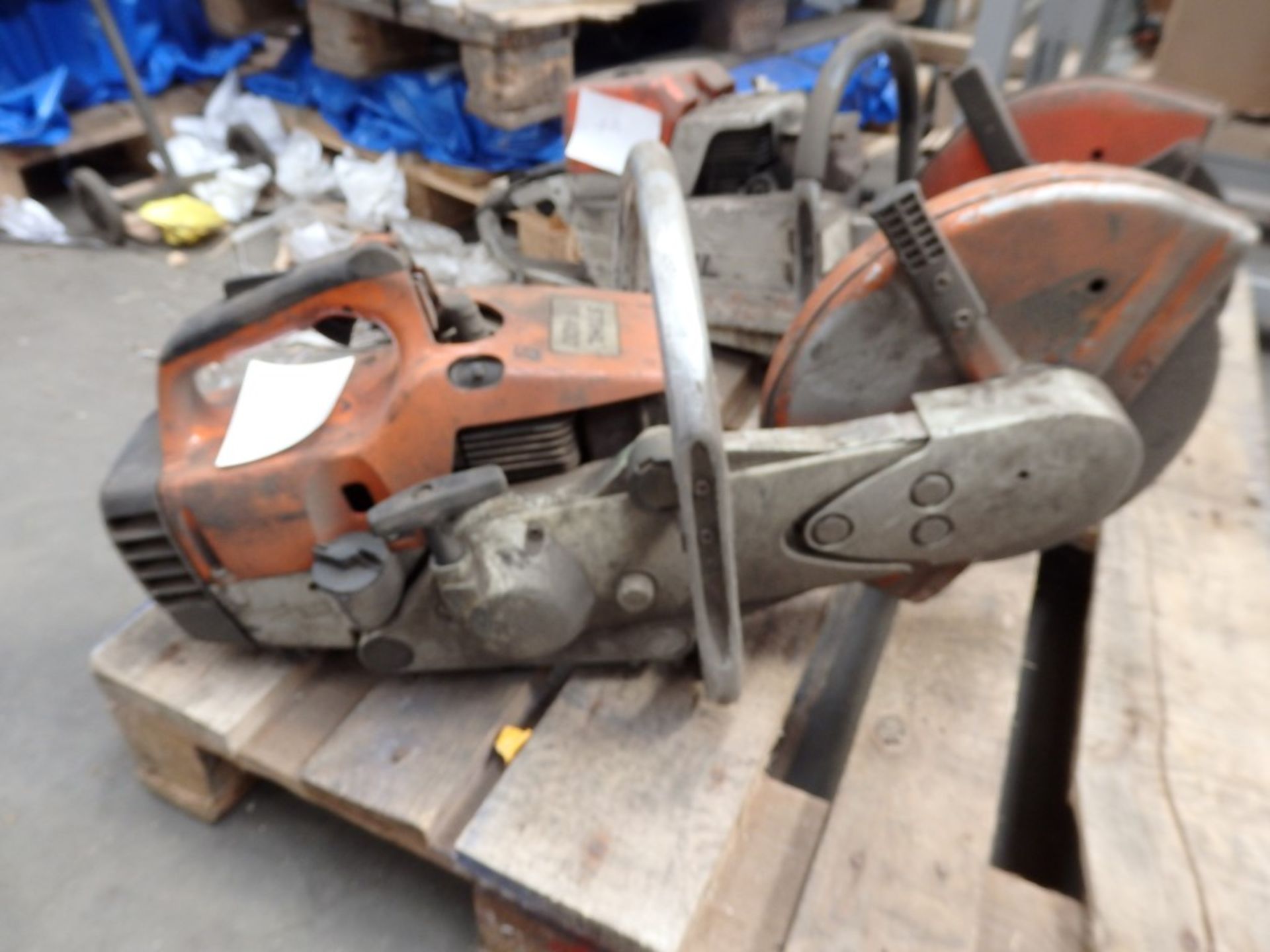 1 x Stihl Petrol Cut Off Saw Model TS400 - Untested - CL057 - Location: Welwyn, Hertfordshire, AL7 - Image 9 of 10