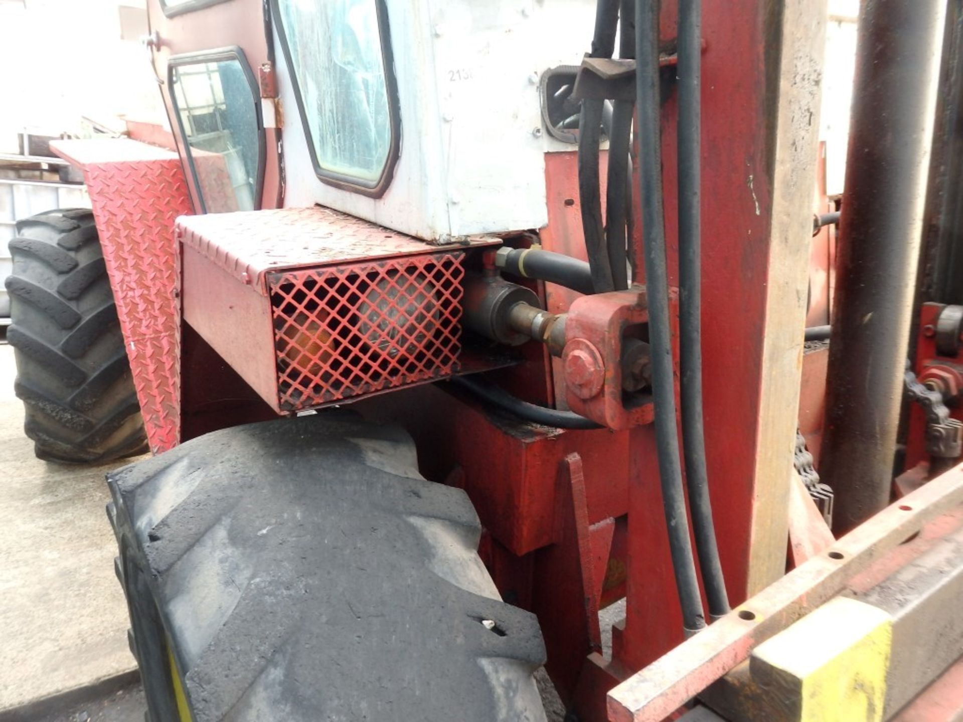 Manitou Heavy Duty Lift Rough Terrain Diesel Forklift Truck 4444hrs - Exhaust requires attention - Image 22 of 30
