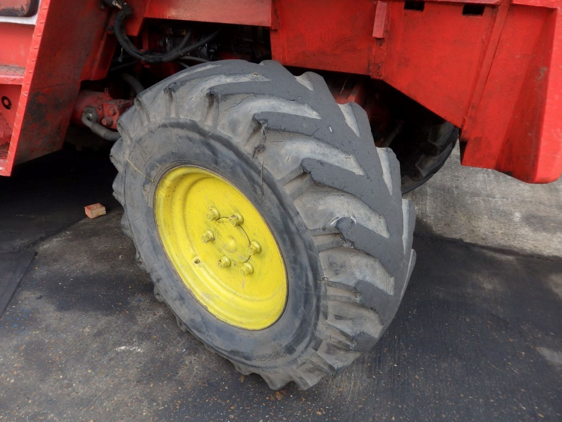 Manitou Heavy Duty Lift Rough Terrain Diesel Forklift Truck 4444hrs - Exhaust requires attention - Image 27 of 30
