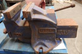 1 x Record Worktop Vice - 1 Ton - Made in England - CL057 - Ref 12A - Location: Welwyn,