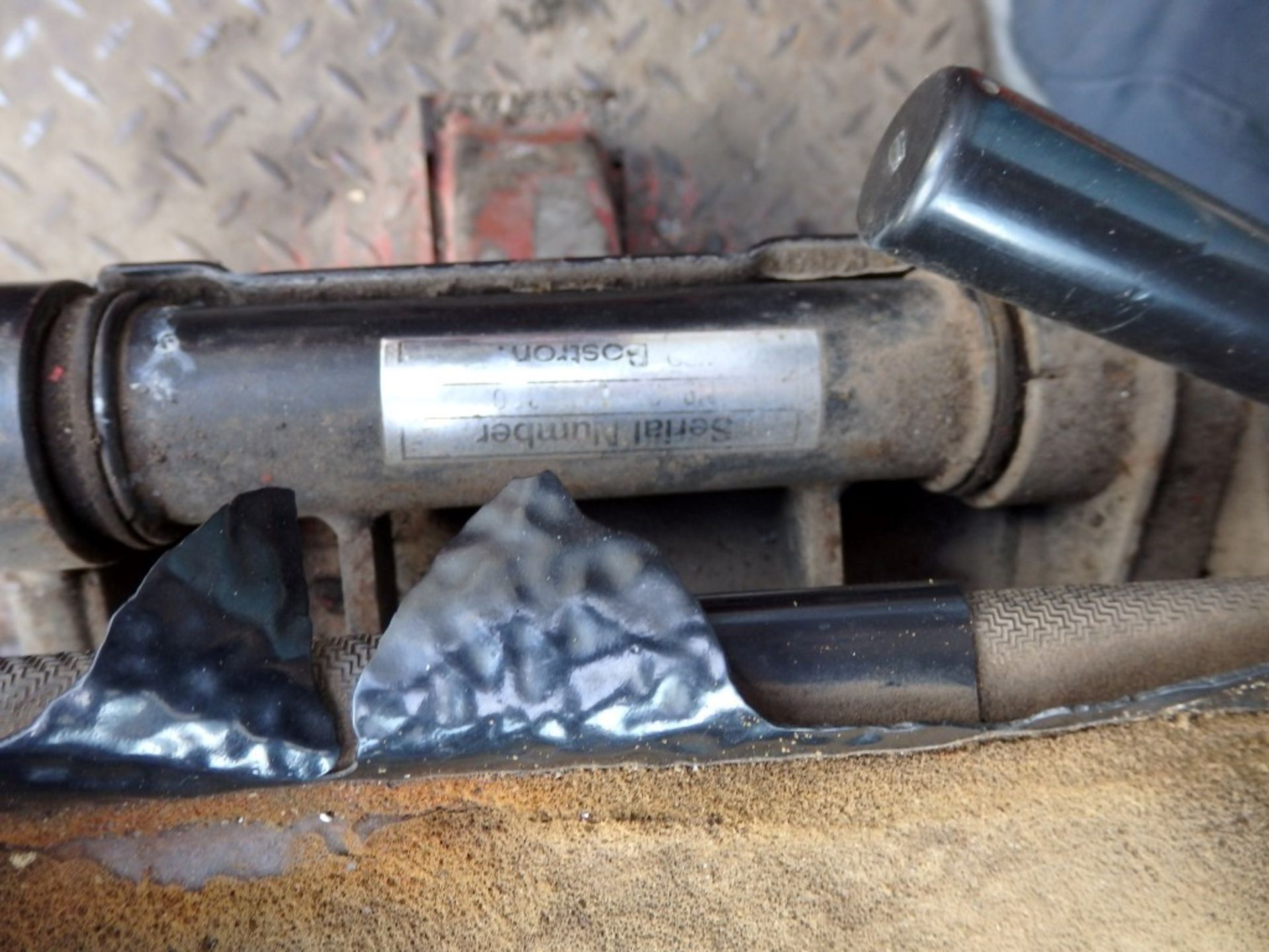 Manitou Heavy Duty Lift Rough Terrain Diesel Forklift Truck 4444hrs - Exhaust requires attention - Image 8 of 30