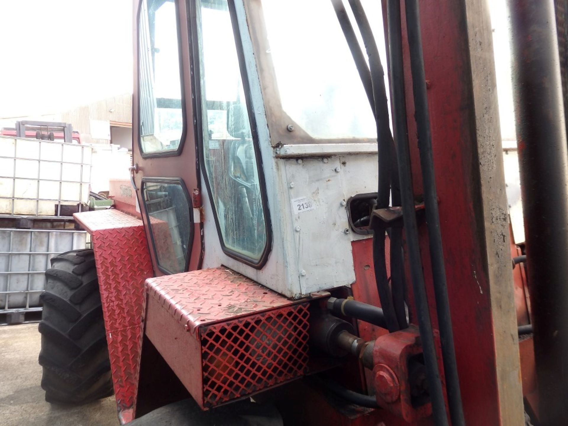 Manitou Heavy Duty Lift Rough Terrain Diesel Forklift Truck 4444hrs - Exhaust requires attention - Image 26 of 30