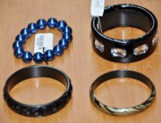 200 (approx) x Pieces Of Assorted Bracelets - Costume Jewellery - Great Mix Of Styles - New Mostly