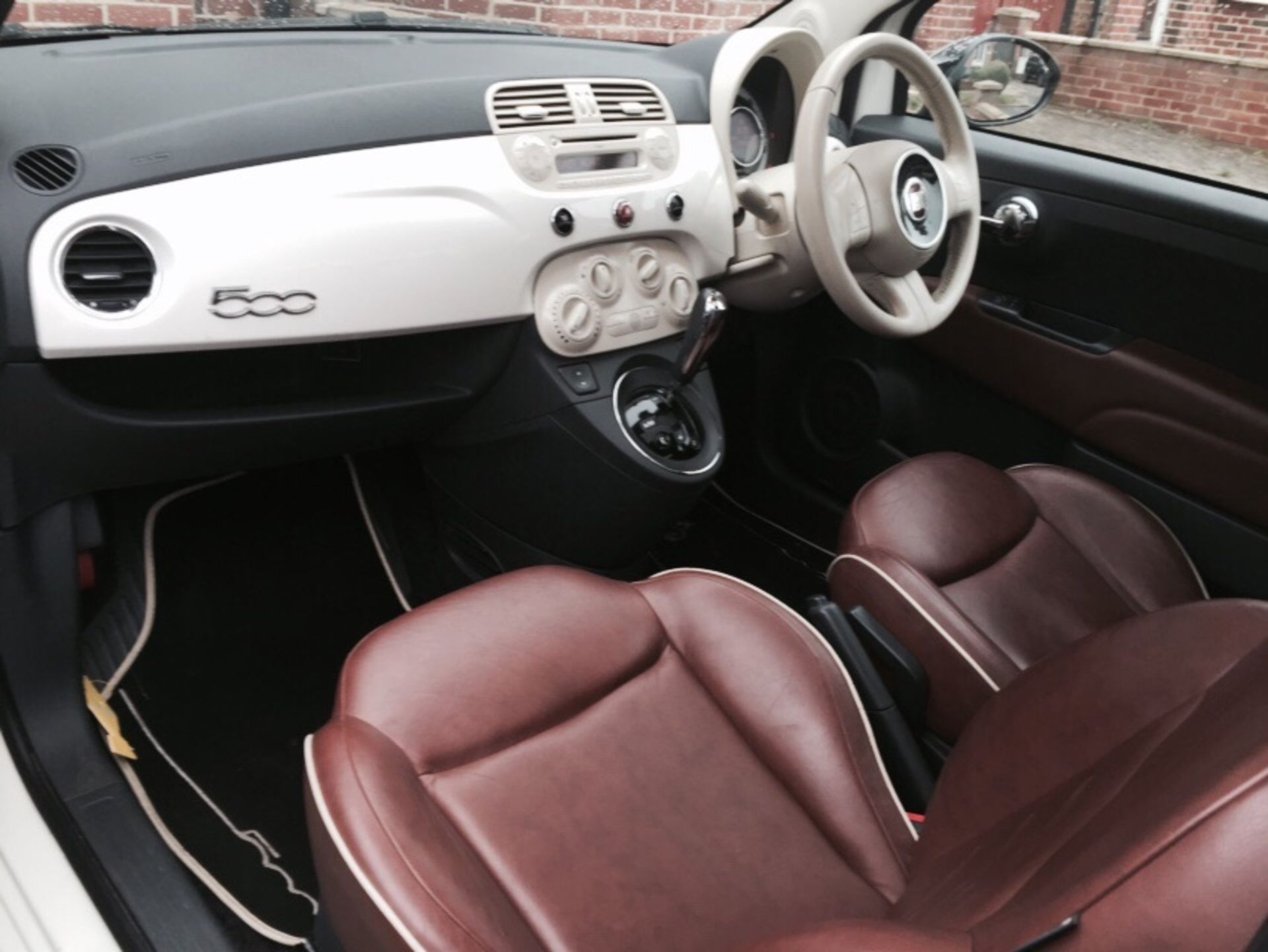 58 Plate Fiat 500 Lounge 3 Door Hatchback - White - Features Premium Extras - NO VAT on the Hammer - - Image 25 of 33