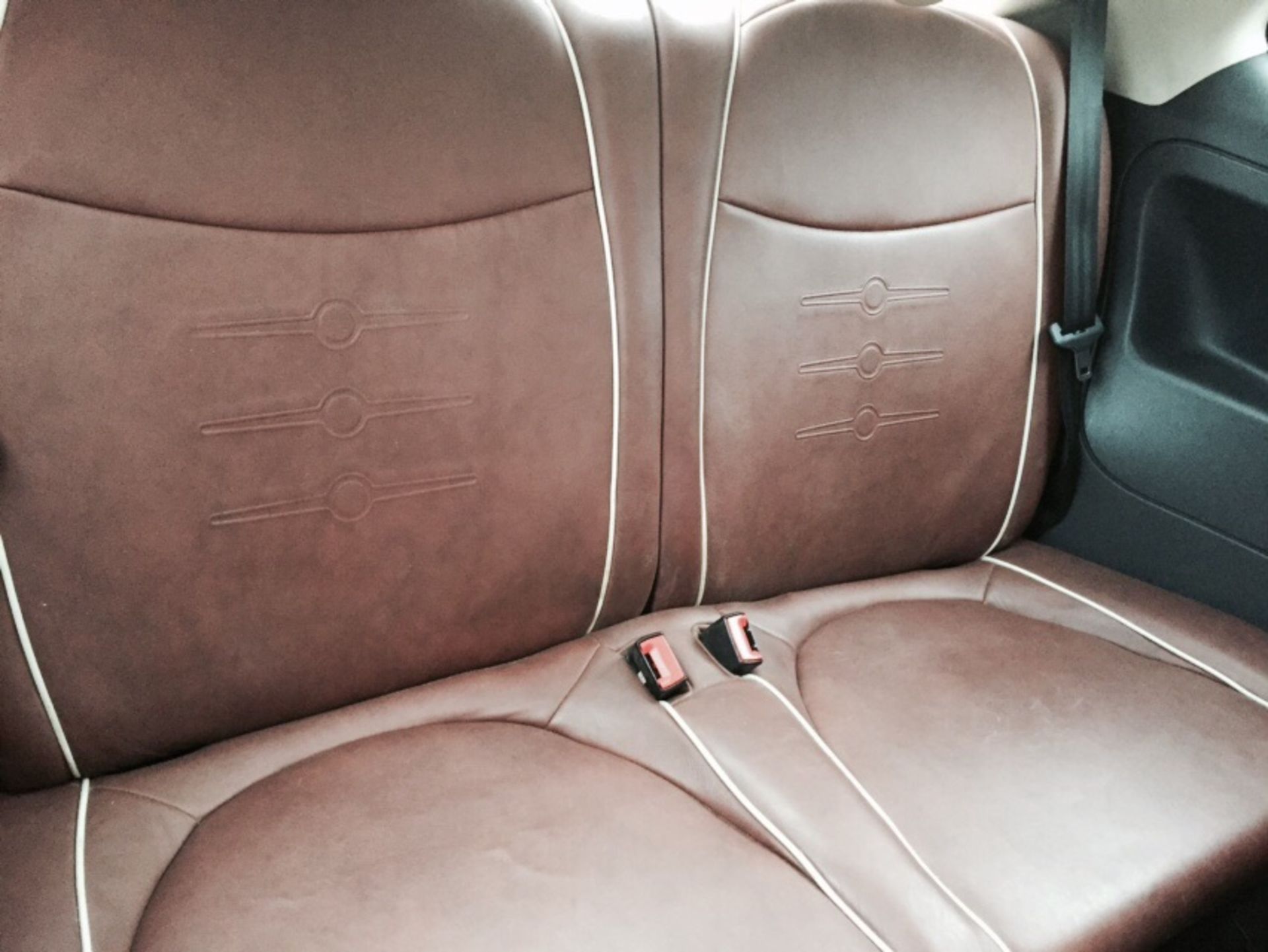 58 Plate Fiat 500 Lounge 3 Door Hatchback - White - Features Premium Extras - NO VAT on the Hammer - - Image 3 of 33