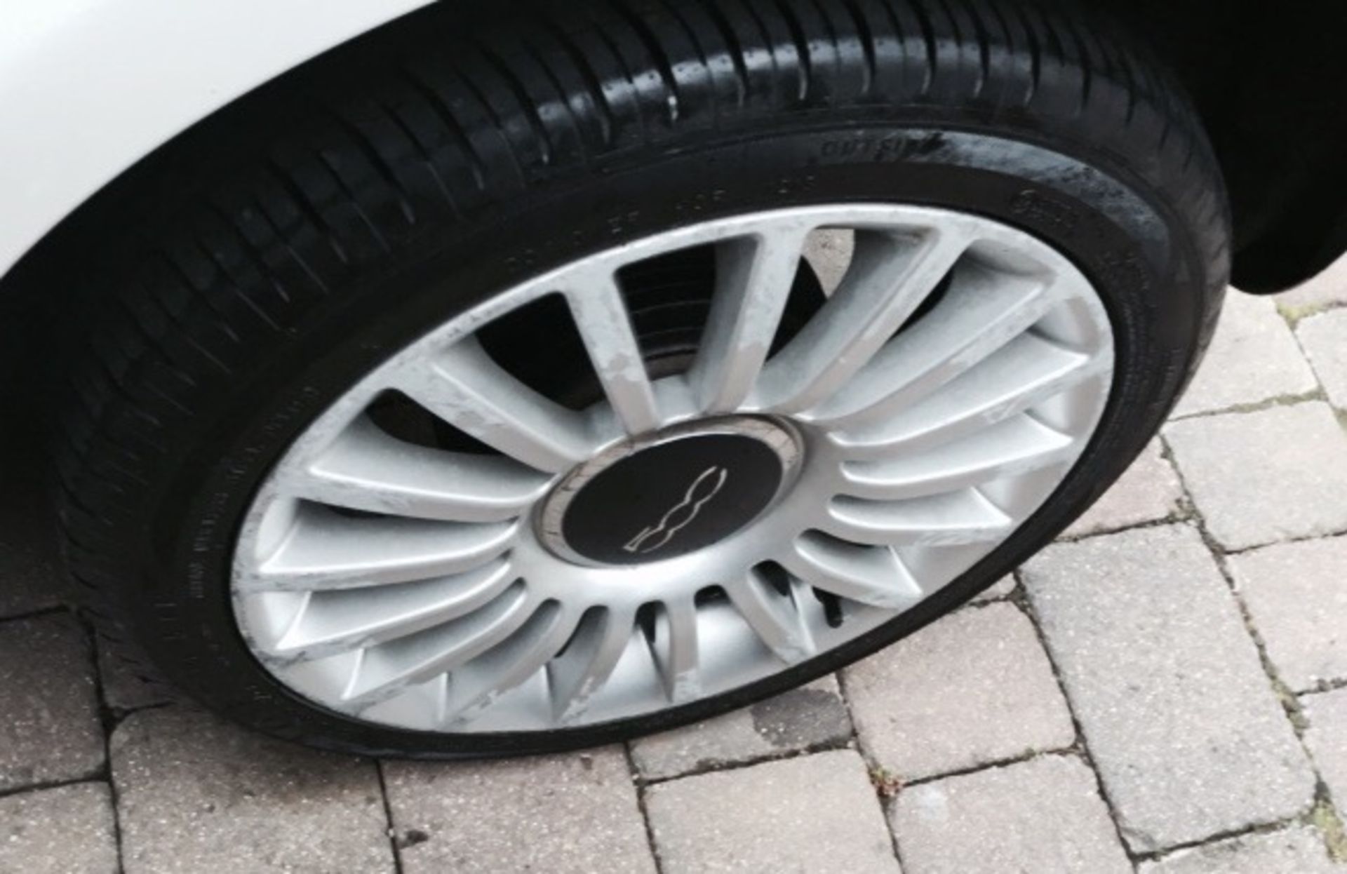 58 Plate Fiat 500 Lounge 3 Door Hatchback - White - Features Premium Extras - NO VAT on the Hammer - - Image 26 of 33