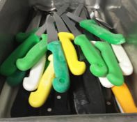1 x Stainless Steel Tray with Approx 30 Professional Kitchen Knives - ref 286 - CL200 - Location: