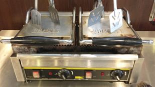 1 x Buffalo Contact Grill - Features Ribbed and Flat Grills - Ideal For Making a Variety of Foods