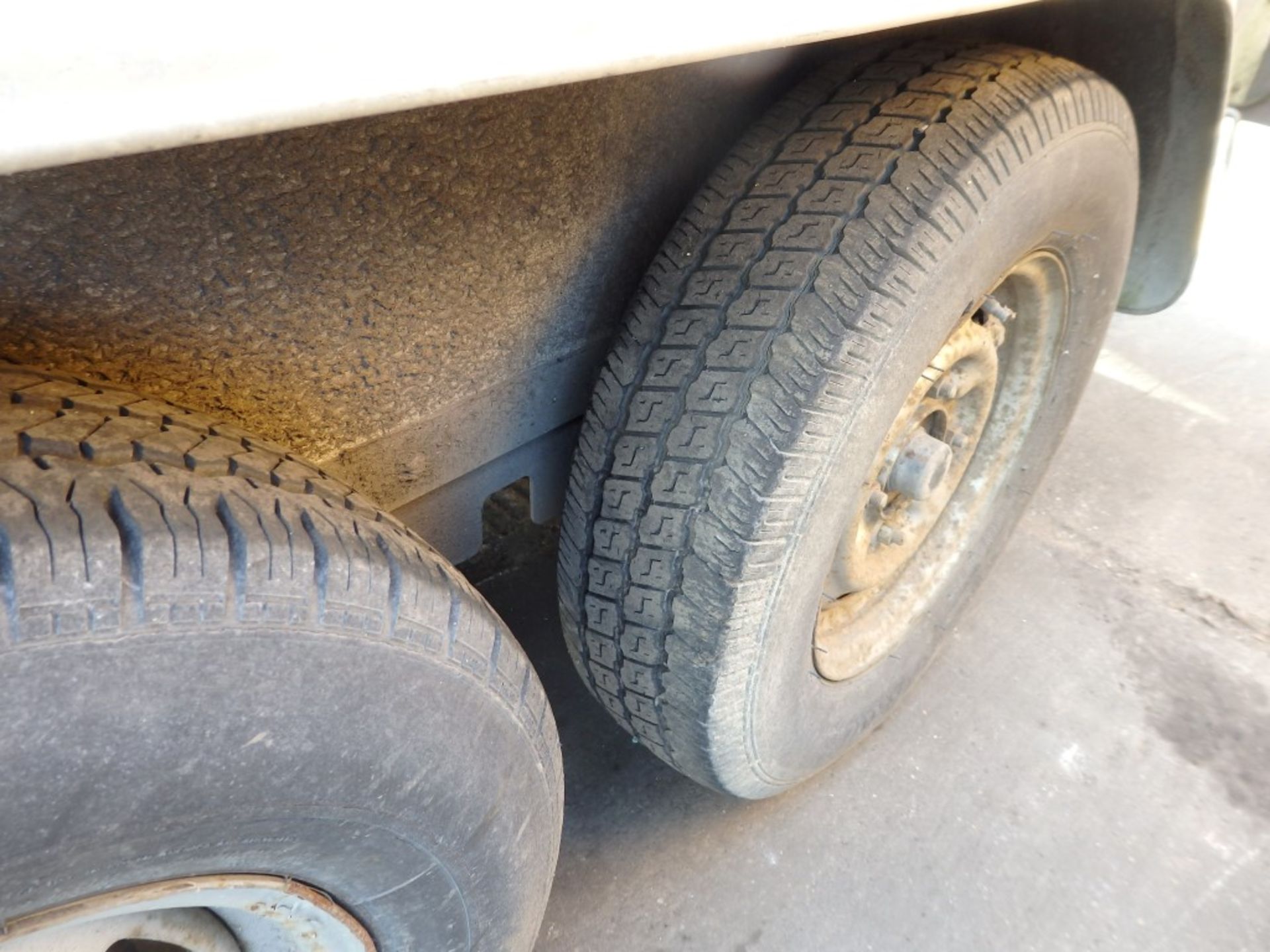 1 x Eurolag Towing Trailer With In and Out Shower Facility - Previously Used As Decontamination Wash - Image 9 of 23