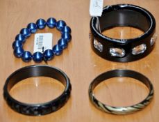200 (approx) x Pieces Of Assorted Bracelets - Costume Jewellery - Great Mix Of Styles - New Mostly