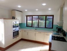 1 x Siematic Kitchen - Modern Shaker Style With Fantastic Miele Appliances - CL031 - Location: