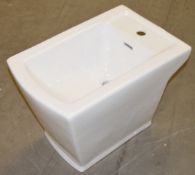 1 x Vogue Bathrooms FENZO Single Tap Hole FLOOR MOUNTED BIDET - Ref E - Brand New Stock - Modern