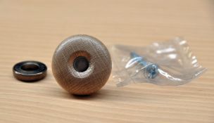 100 x High Quality Light Oak / Pewter Kitchen Door Knobs / Handles - 30mm Diameter - New Stock -