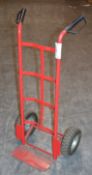 1 x Sack Truck - Ideal For Warehouses, Building Sites, Couriers, Removals - CL300 - Ref 216 -