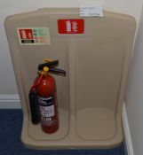 1 x Fire Extinguisher Point With Carbon Dioxide Extinguisher - Seal Intact - CL300 - Ref S014 -