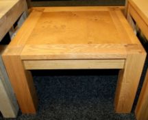 1 x Bentley 'Burr' Oak Square Lamp Table - Ex Display Stock – Dimensions: W60 x D60 x H39cm - Ref: