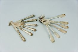 Six mixed fiddle patterned silver dessert forks, 9 ozs and six silver handled fruit knives