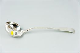 A fiddle patterned long handled silver ladle, Edinburgh 1817, approximately 6 ozs