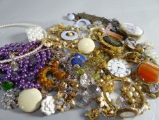 A parcel of mixed jewellery